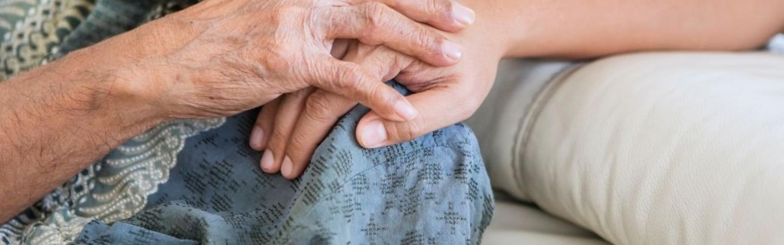 Aide à domicile pour personnes âgées : le guide complet des services possibles